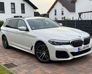 BMW BMW 530i Touring M-Sport AHK Standheiz Panorama Gebrauchtwagen