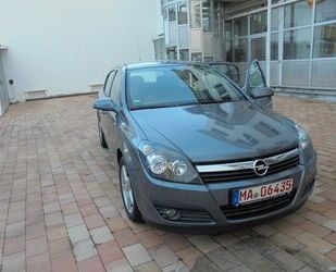 Opel Opel Astra 1.4 Twinport Elegance Gebrauchtwagen