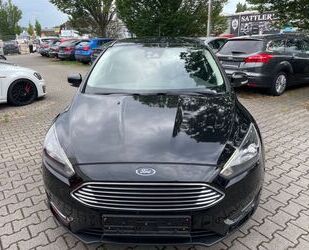 Ford Ford Focus Lim. Titanium Scheckheft gep Gebrauchtwagen