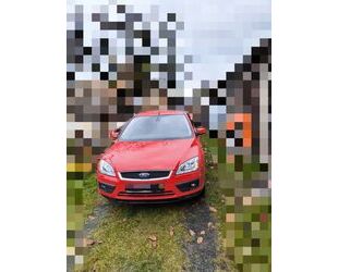 Ford Ford Focus 1,6 Ghia Ghia Gebrauchtwagen