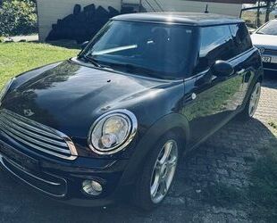 Mini MINI Mini Cooper Chili 1.6+Leder+Klima+SHZ+8-fach+ Gebrauchtwagen