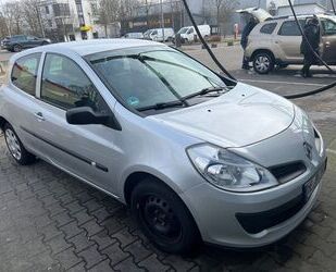 Renault Renault Clio Exception 1.2 16V TCE Eco2 Exception Gebrauchtwagen