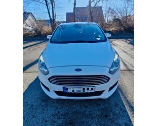 Ford Ford S-Max 2,0 TDCi Titanium AT, StHz. Navi, AHK. Gebrauchtwagen