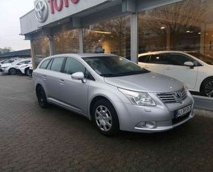 Toyota Toyota Avensis Combi 1,8-l-Valvematic Executive Gebrauchtwagen