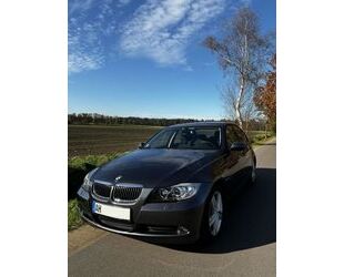 BMW BMW 318i Limousine - 129 PS - BJ 2006 Grau Metalli Gebrauchtwagen