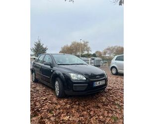 Ford Ford Focus 1,8 Style Style Gebrauchtwagen