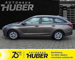 Hyundai Hyundai i30CW 1.6 CRDi Classic Navi via App Tempom Gebrauchtwagen