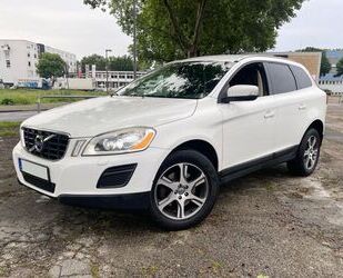 Volvo Volvo XC60 D5 AWD 215ps Volvo voll scheckheft Gebrauchtwagen