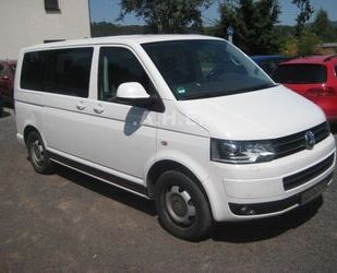 VW Volkswagen T5 Caravelle 2.0 TDI*KLIMAAUT*XENON*NAV Gebrauchtwagen