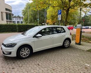 VW Volkswagen Golf VII e-GOLF NAVI LED CCS PDC Gebrauchtwagen