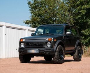 Lada Lada Niva Bronto Prestige 4x4 1. Hand Gebrauchtwagen