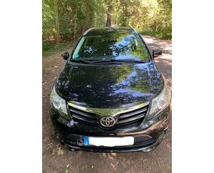 Toyota Toyota Avensis Combi 1,8-l-Valvematic Edition Edit Gebrauchtwagen