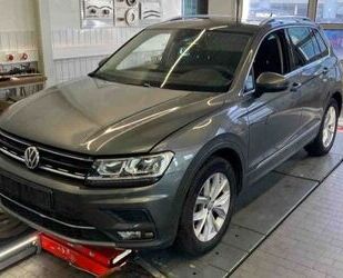 VW Volkswagen Tiguan Highline 4Motion 2.0 TDI PANO+NA Gebrauchtwagen