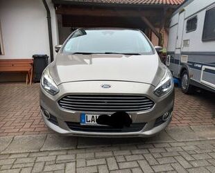 Ford Ford S-Max 2,0 TDCi 132kW 4x4 Titanium PowerShift. Gebrauchtwagen