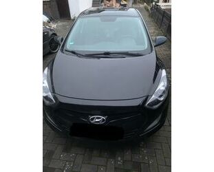 Hyundai Hyundai i30 1.4 Trend Tüv neu 12/26 Gebrauchtwagen