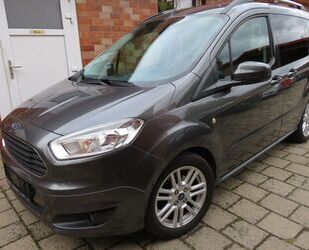 Ford Ford Tourneo Courier Titanium AHK HU/AU Neu Gebrauchtwagen