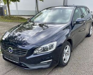 Volvo Volvo V60 Kombi Kinetic AWD TÜV NEU/NAVI/AHK/LED/X Gebrauchtwagen