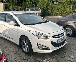 Hyundai Hyundai i40 cw 1.7 CRDi Automatik,Xenon,Klima,Blue Gebrauchtwagen