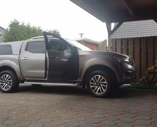 Nissan Nissan Navara 300 NP Tekna mit Hartop Gebrauchtwagen