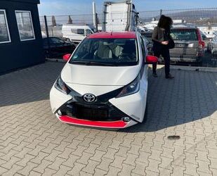 Toyota Toyota Aygo (X) 1,0-l-VVT-i x-play touch x-play to Gebrauchtwagen