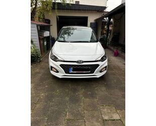 Hyundai Hyundai i20 1.0 T-GDI 74kW Advantage + Advantage + Gebrauchtwagen