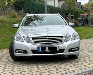 Mercedes-Benz Mercedes-Benz E 300 CDI T BlueEFFICIENCY ELEGANCE Gebrauchtwagen