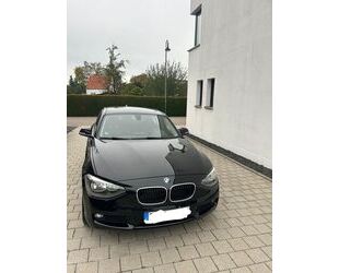 BMW BMW 116i - Automatik - Schwarz Gebrauchtwagen