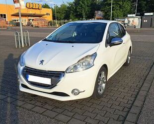 Peugeot Peugeot 208 1.6 Allure e-HDi 115 STOP & START Allu Gebrauchtwagen