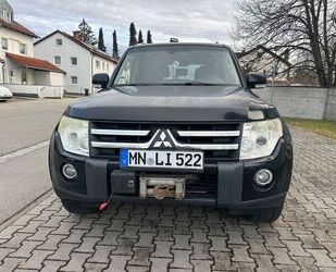 Mitsubishi Mitsubishi Pajero 3,2 DI-D Instyle,Pano,Navi,Xenon Gebrauchtwagen