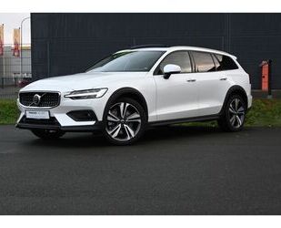 Volvo Volvo V60 Cross Country B5 AWD Ultimate/B&W/S-Dach Gebrauchtwagen