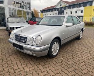 Mercedes-Benz Mercedes-Benz E 280 Lim Elegance , 1.Hand , 90TK Gebrauchtwagen