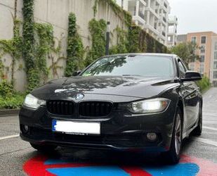 BMW BMW F30 - 318d - Limo SHZ Navi Temp. Klima Bluetoo Gebrauchtwagen