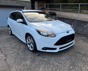 Ford Ford Focus Turnier ST *RECARO* Gebrauchtwagen