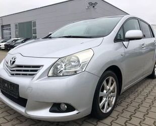 Toyota Toyota Verso 2.2 D-CAT Executive Panorama 7-Sitze Gebrauchtwagen