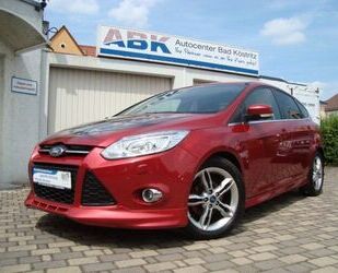 Ford Ford Focus Lim. Titanium 1.Hand/SHZ/PDC/Navi/Xenon Gebrauchtwagen