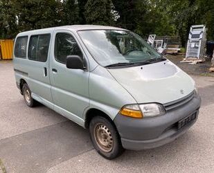 Toyota Toyota Hiace 2.4 D Gebrauchtwagen