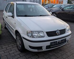 VW Volkswagen Polo 1.4 55kW Auto Basis Gebrauchtwagen