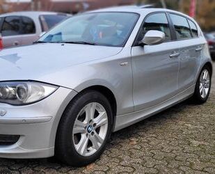 BMW BMW 1 Lim. 120i Navi Xenon Leder E.dach Auto. AHK Gebrauchtwagen