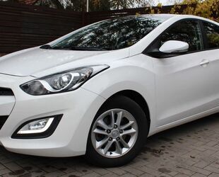 Hyundai Hyundai i30 Trend 1.Hand Panodach PDC Klima Alarm Gebrauchtwagen