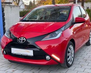 Toyota Toyota Aygo 1.0 x-play touch Navi/R-Cam/S-Heft/61T Gebrauchtwagen