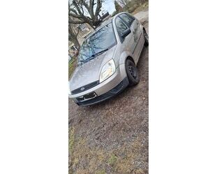 Ford Ford Fiesta 1.3 50 kW Ghia Ghia Gebrauchtwagen