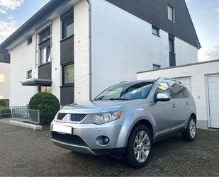 Mitsubishi Mitsubishi Outlander 2.2 DI-D Instyle 4WD *7Sitz*1 Gebrauchtwagen