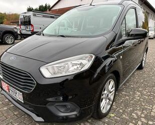 Ford Ford Tourneo Courier 1.5 TDCI Titanium Navi Kamera Gebrauchtwagen