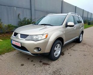 Mitsubishi Mitsubishi Outlander 2.2 DI-D Intense Gebrauchtwagen