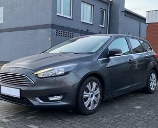 Ford Ford Focus Turnier Titanium / 1. Hand / 8-Fachbere Gebrauchtwagen