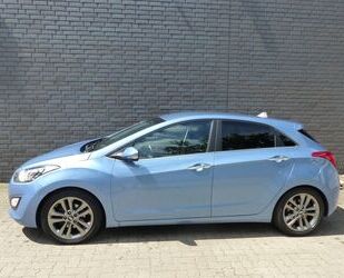 Hyundai Hyundai i30 1.6 GDI Premium Automatik/Leder/Xenon/ Gebrauchtwagen