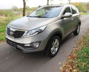 Kia Kia Sportage 2.0 CRDi AWD Vision 1.Hand/4xSHZ/AHK/ Gebrauchtwagen