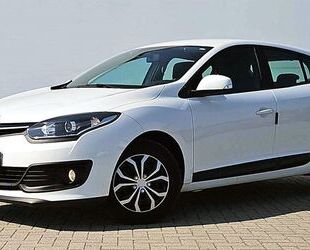 Renault Renault Megane III 1.6 16V KLIMA PDC SHZ TEMPOMAT Gebrauchtwagen