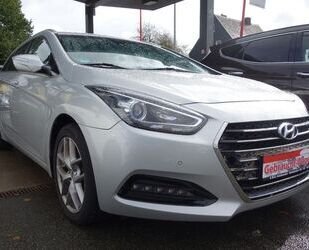 Hyundai Hyundai i40 cw 1,7 CRDi blue Style Navi-LED Gebrauchtwagen