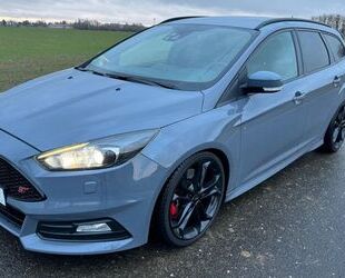 Ford Ford Focus 2,0 EB ST Leder-Exklusiv-Paket Turnier Gebrauchtwagen